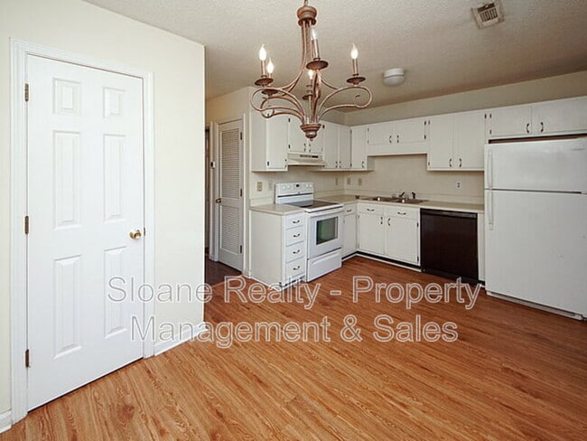Building Photo - 1408 D Camp Rd