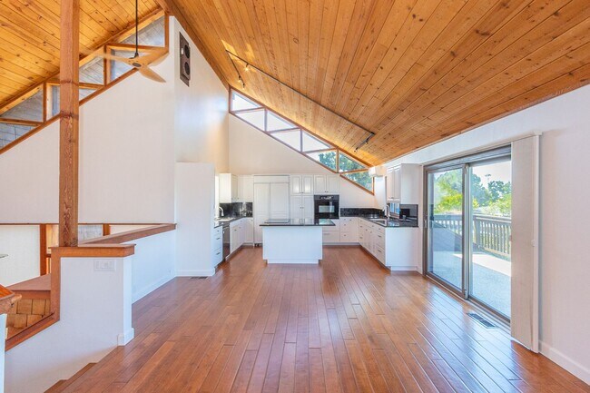 Building Photo - Iconic A-Frame Encinitas 4 Bed + Studio Sp...