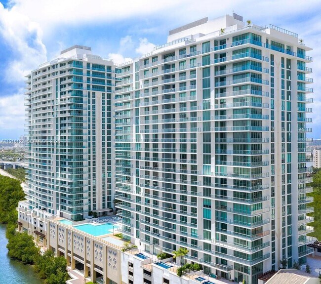 Building Photo - 300 Sunny Isles Blvd