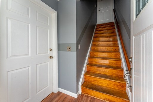 hallway - 4304 Meadowview Ave