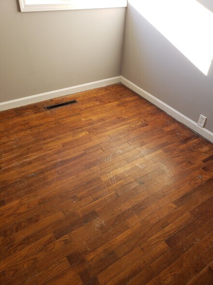 Building Photo - 4501 N Tracy Ave