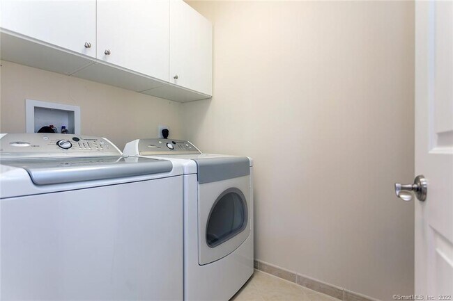 Building Photo - 164 N Lake Shore Dr