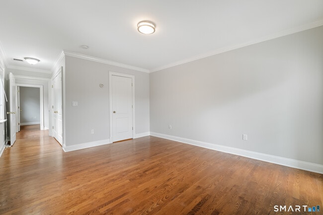 Building Photo - 80 E Putnam Ave