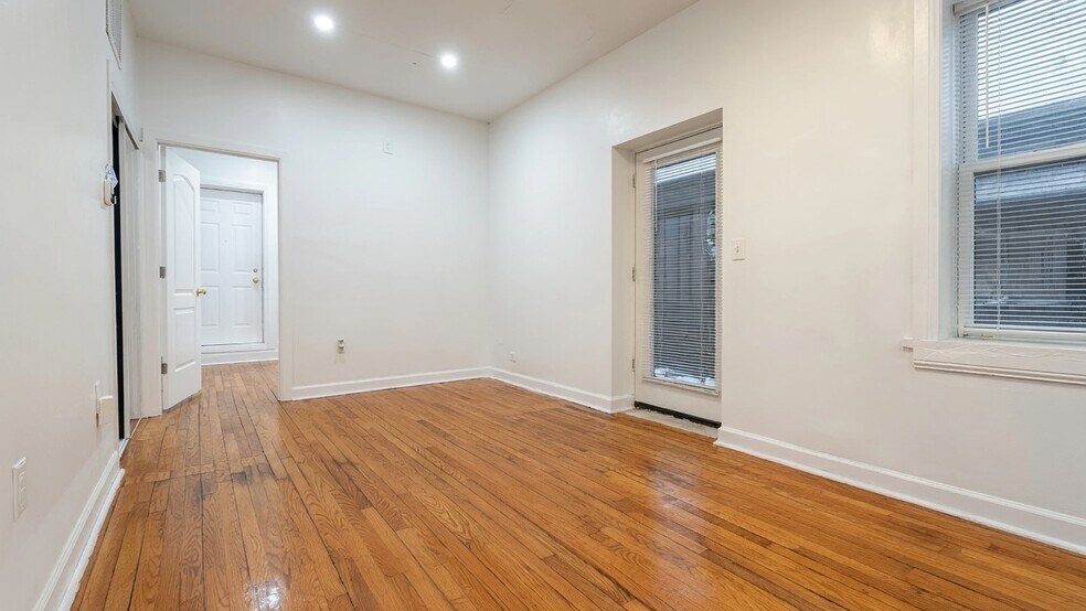 Building Photo - 1228 N Cleaver St