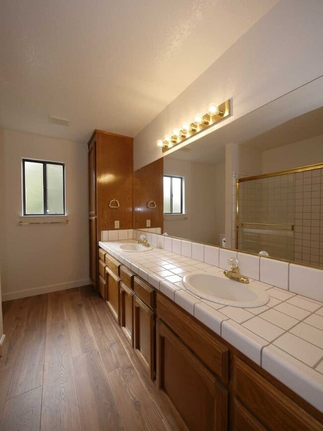 Building Photo - 110 Detert Ln