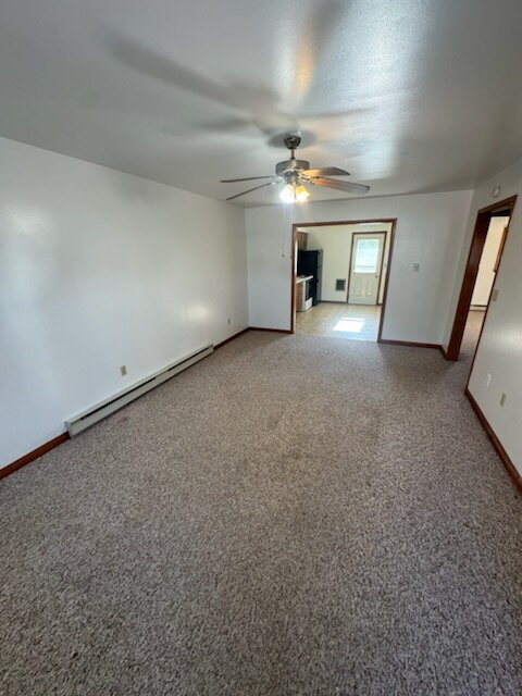 Building Photo - 2 Bed Single Level Apartment