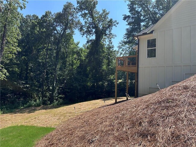 Building Photo - 6312 Woodstock Rd