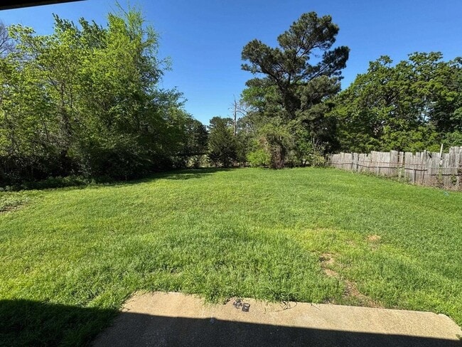 Building Photo - 713 Alta St