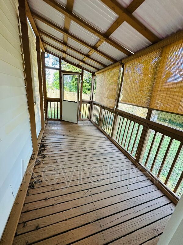 Building Photo - 1206 Cedar Ln