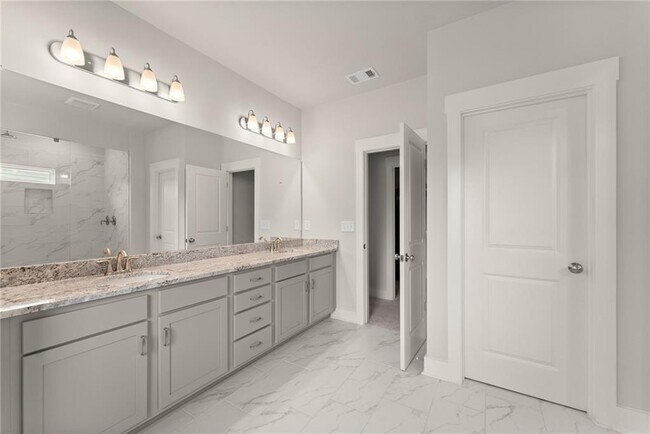 Building Photo - 5841 Woodland Park Ct