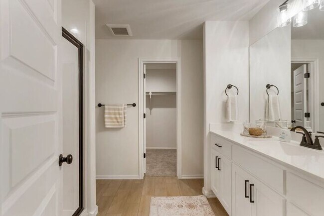 Building Photo - 4 Bedroom Home In Owasso