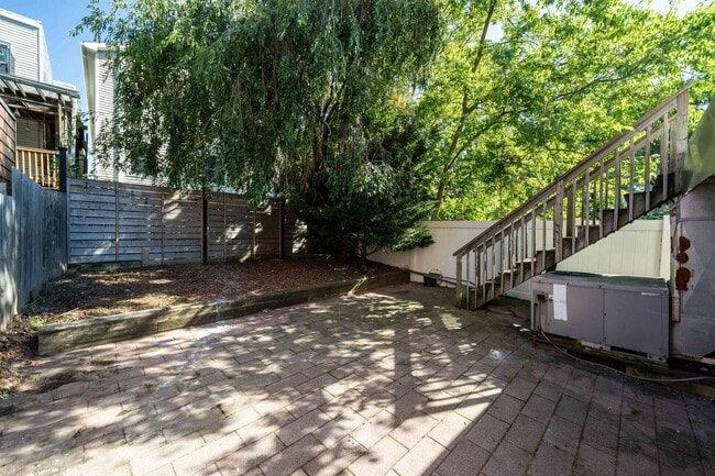 Building Photo - 416 Palisade Ave