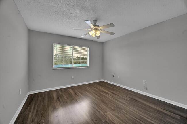 Building Photo - 3638 NW Mediterranean Ln