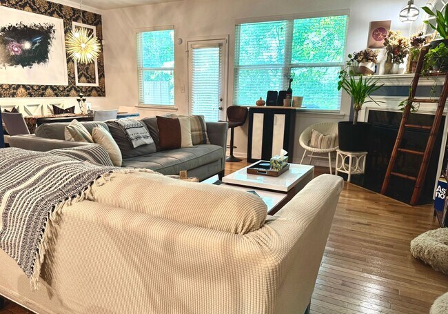 Building Photo - Cozy & Spacious 3BR Townhome in Atlanta