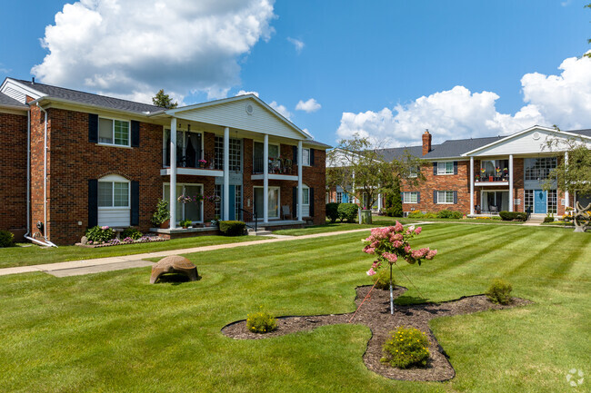 Building Photo - Collingwood Village