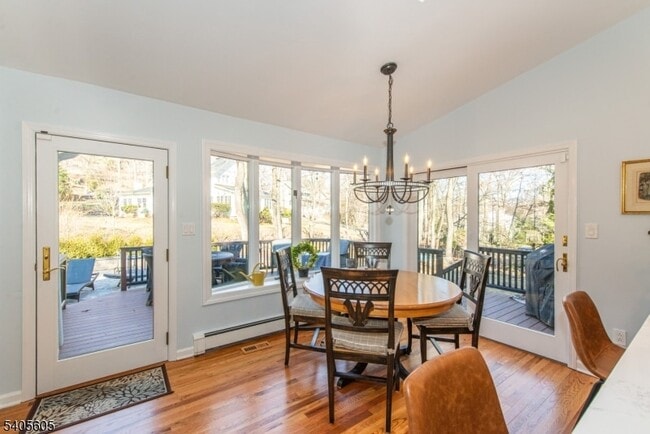 Building Photo - 237 Morris Ave