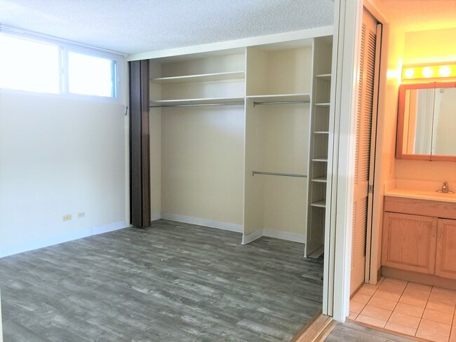 Building Photo - Piikoi Tower, 1 bdrm, 1 bath, 1 cov'd pkg