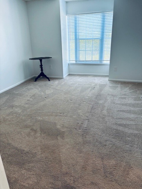 Building Photo - 743 Deering Rd