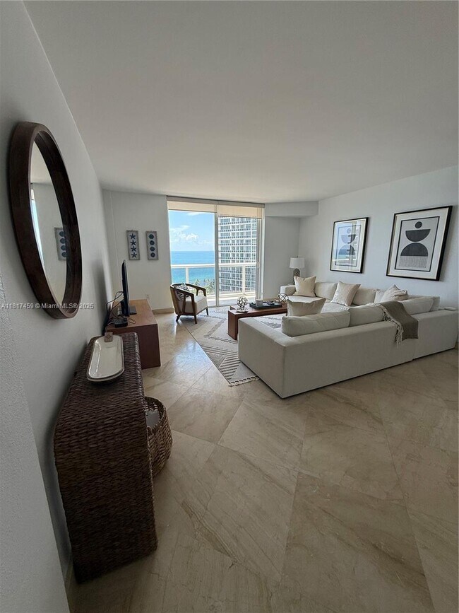Building Photo - 10275 Collins Ave