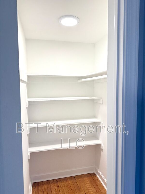 Building Photo - 8800 Plymouth St