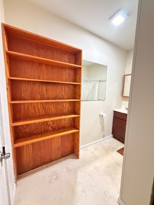 Building Photo - 1300 N Broad St