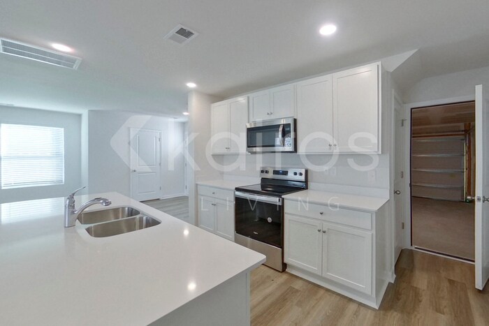 Building Photo - 105 Overstreet Way