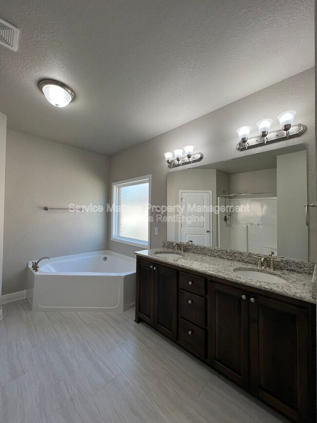 Building Photo - 5330 Parkside Dr