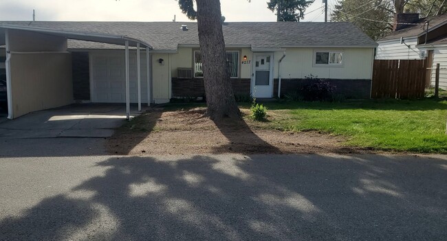 Building Photo - 4217 N Burns Rd