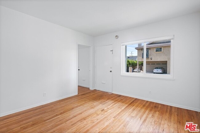 Building Photo - 9620 Braddock Dr