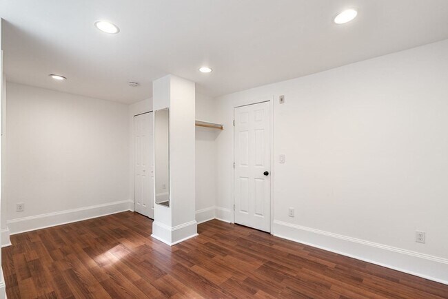 Building Photo - 302 K St