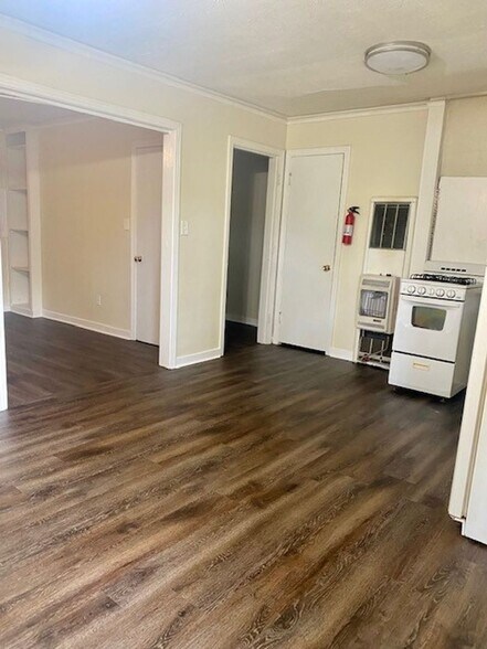 Building Photo - 3002-3008 North West Street