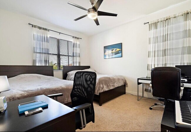 Building Photo - 6484 Vireo Ct