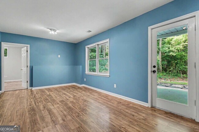 Building Photo - 205 Woodcreek Ln