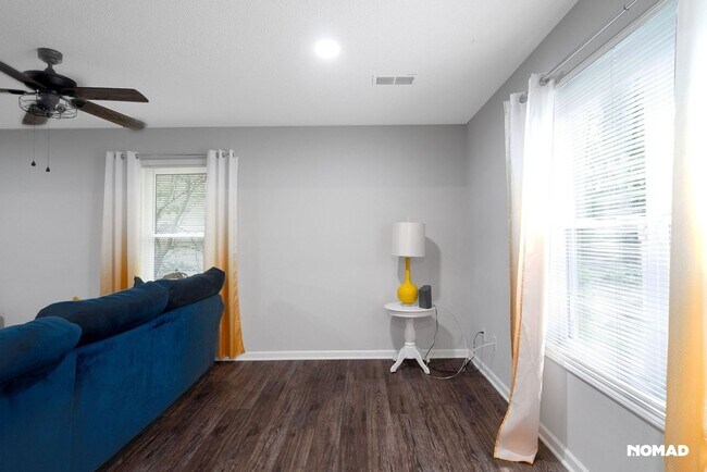 Building Photo - Charming 2BR Duplex in Stone Mountain