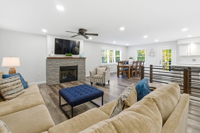 Building Photo - Furnished Home on KY Lake