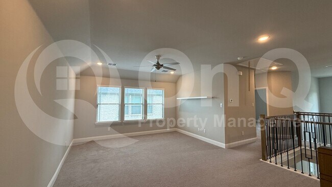 Building Photo - 3508 Covedale Blvd