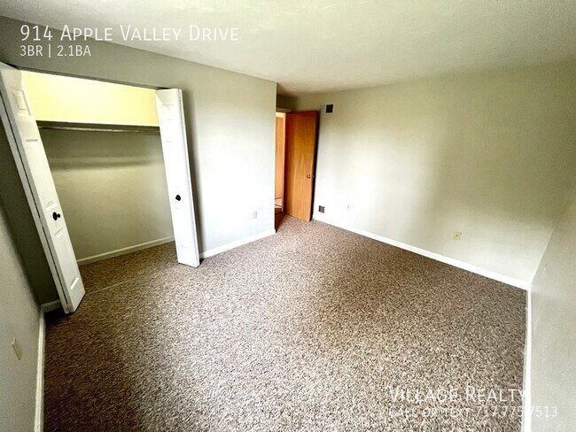 Building Photo - 914 Apple Valley Dr