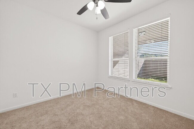 Building Photo - 10949 Cannes Memorial Dr