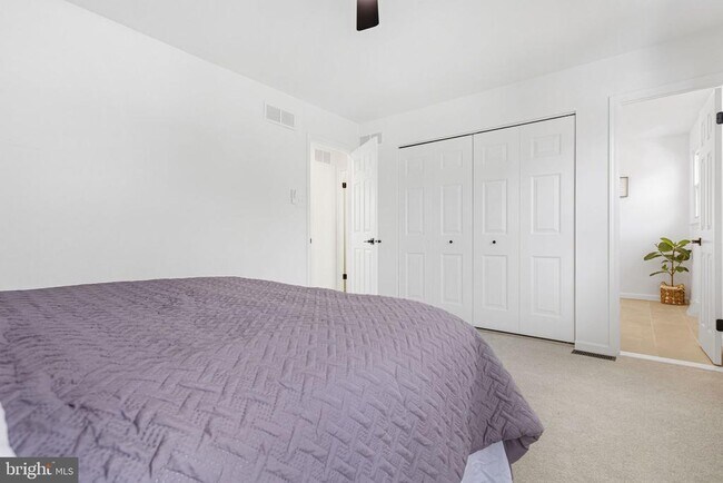 Building Photo - 15162 Wayside Rd