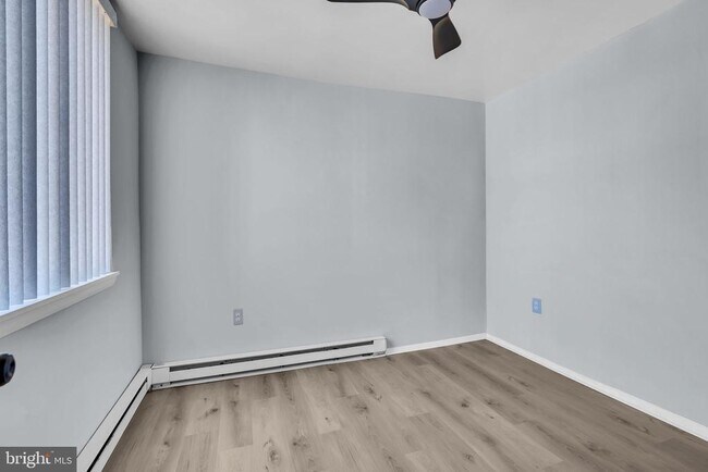 Building Photo - 3245 Rio Dr