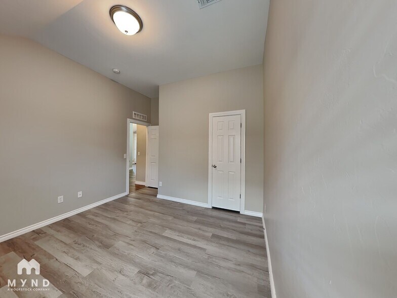 Building Photo - 1007 Merlin Dr