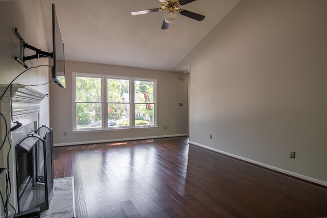 Building Photo - 4801 Buttonbush Dr