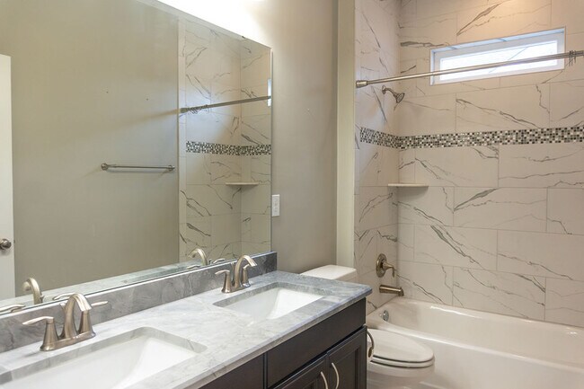 Building Photo - 2533 Capstone Dr