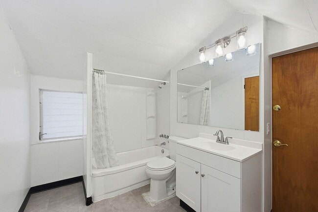 Building Photo - NORWOOD- Cute 2 bedroom 1.5 baths with fenced yard