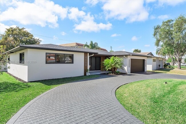 Building Photo - 4000 N Circle Dr