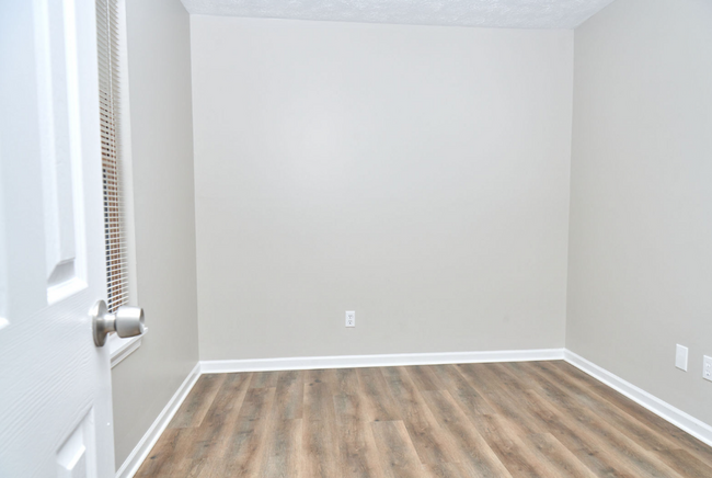 Building Photo - Beautiful Three Bedroom Single Family Home...