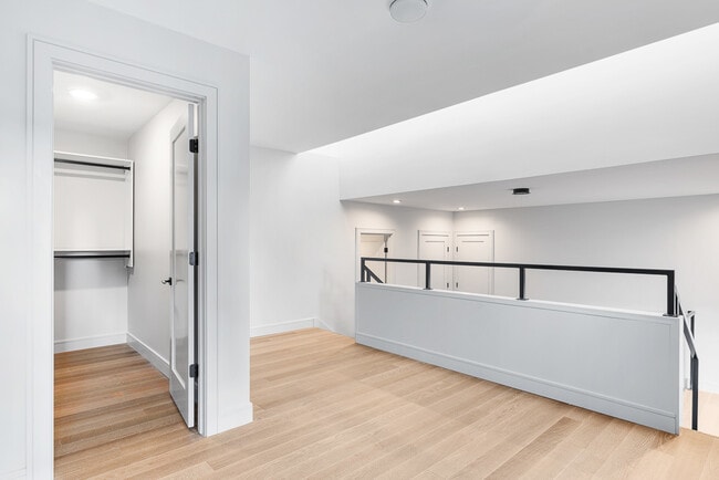 Building Photo - 1810 N Wells St