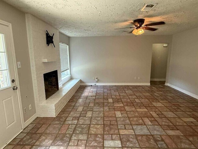 Building Photo - 5014 Fox Hollow Blvd
