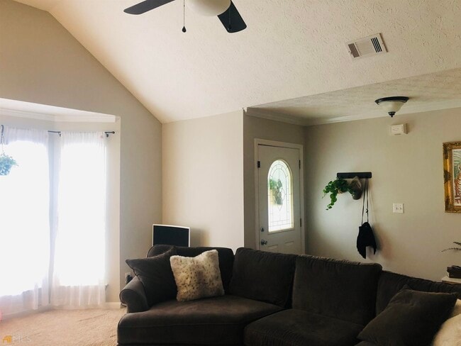 Building Photo - 85 Emerald Dr