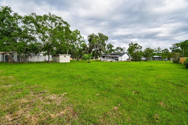 Building Photo - 2847 County Rd 510A